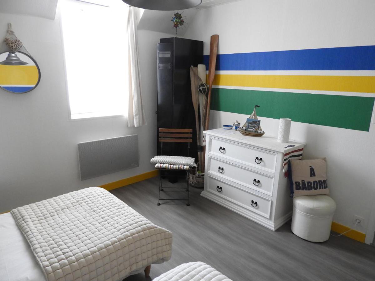 Saint-Guénolé Les Volets Bleus B&B 외부 사진
