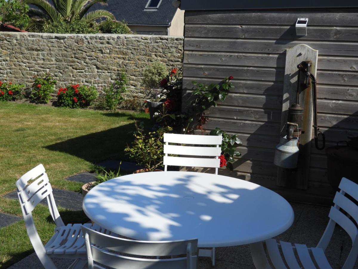 Saint-Guénolé Les Volets Bleus B&B 외부 사진
